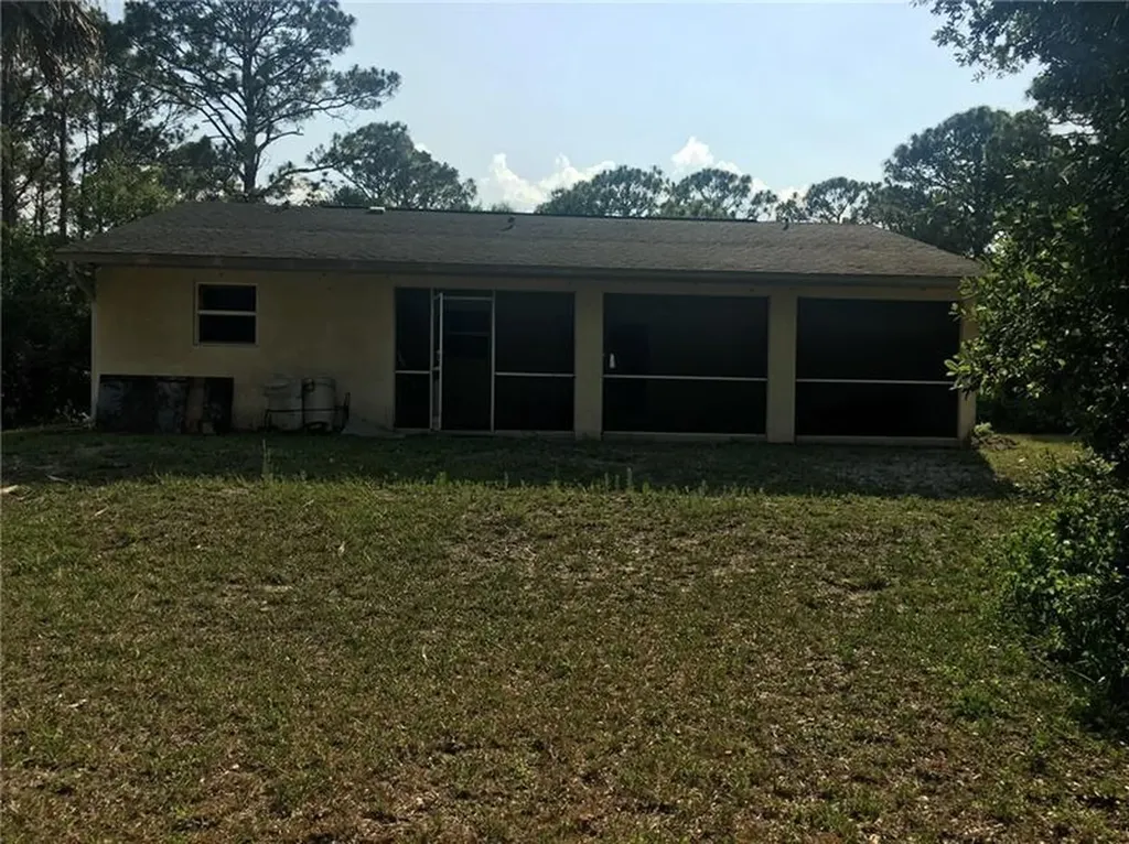 9201 SW Hopwood Avenue Indiantown FL 34956