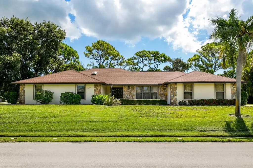 2205 SE Adobe Street Port St Lucie FL 34952
