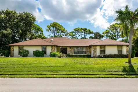 2205 SE Adobe Street Port St Lucie FL 34952