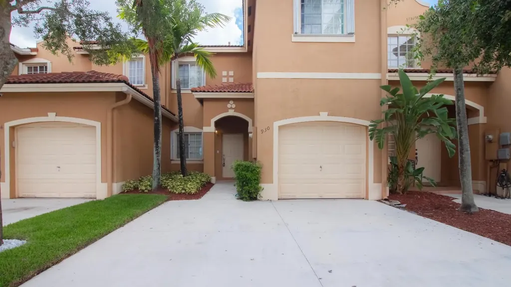 930 SW 147th Court Miami FL 33194