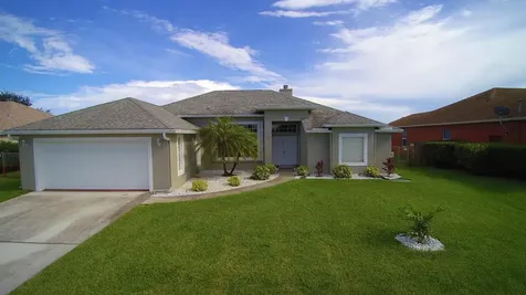 522 SW Fifer Avenue Port St Lucie FL 34953
