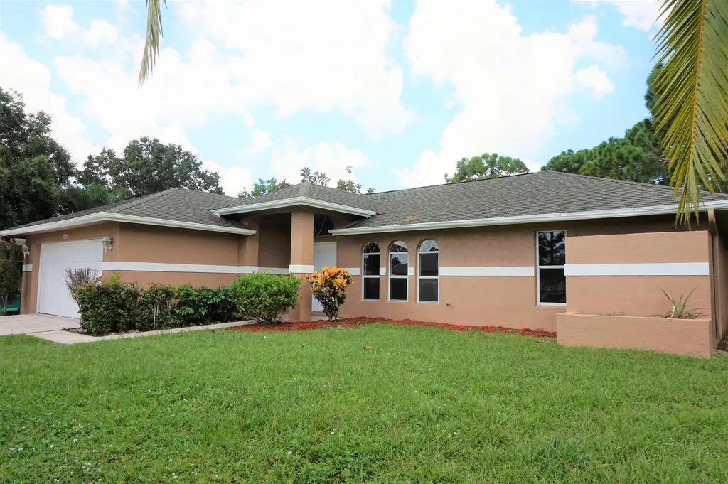 1686 SE Chello Lane Port St Lucie FL 34983
