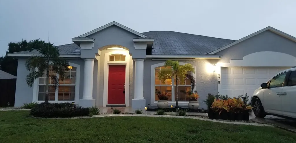 1978 SW Oakwood Road Port St Lucie FL 34953