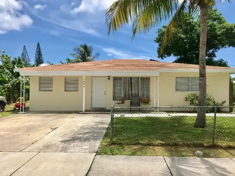 1640 NW 1st Court Boynton Beach FL 33435