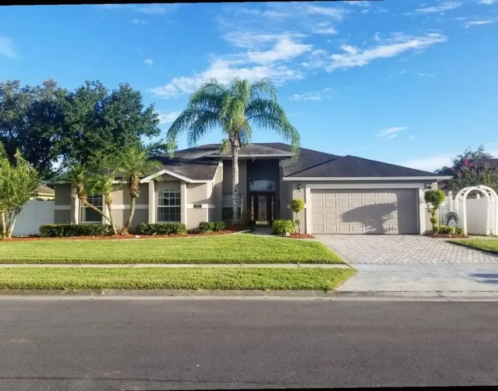 2688 Maxwell Court W Kissimmee FL 34743