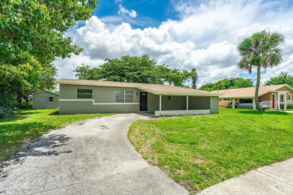 1900 SW 64th Avenue North Lauderdale FL 33068