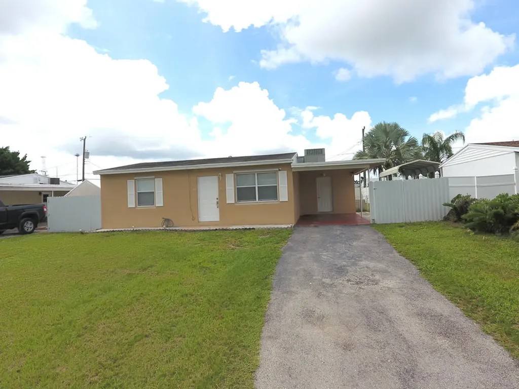 2923 Buckley Avenue Lake Worth FL 33461