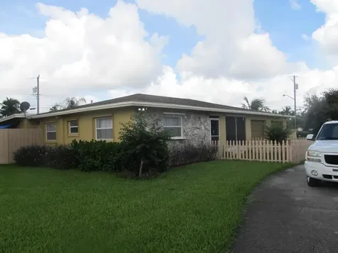 1323 NW 8th Court Boynton Beach FL 33426
