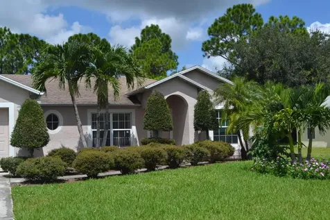 660 NW Kingston Street Port St Lucie FL 34983