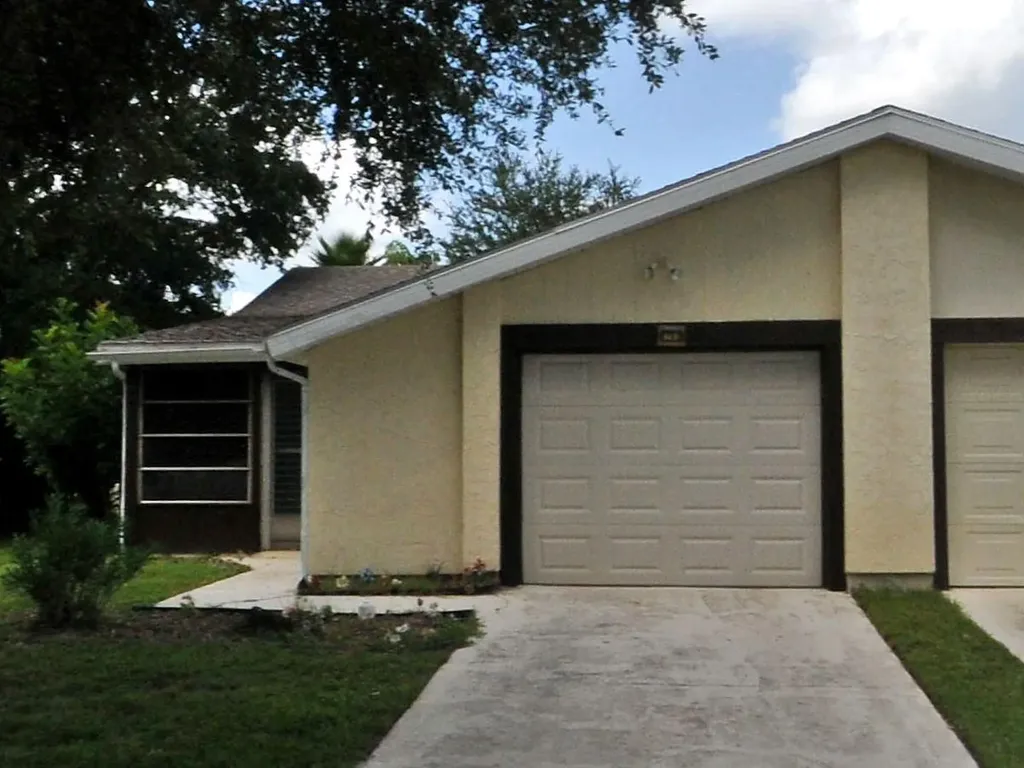 1792 SE Linpark Court Port St Lucie FL 34952