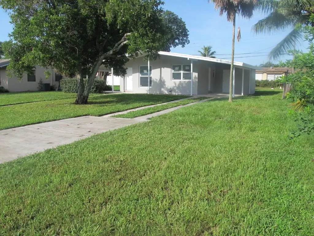 522 Davis Road Delray Beach FL 33445