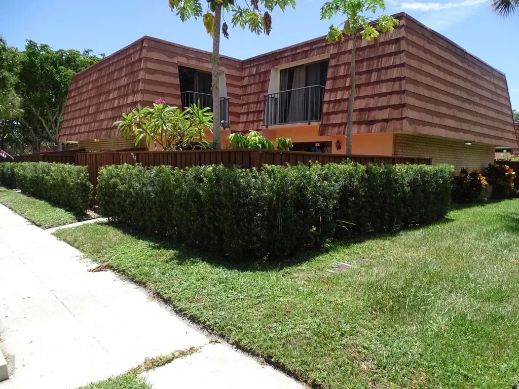 601 Buttonwood Lane Boynton Beach FL 33436