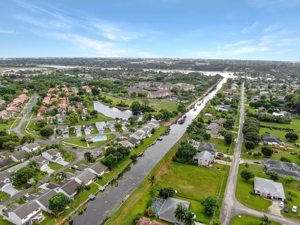 2966 Norway Pine Lane Lake Worth FL 33462