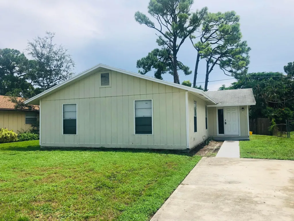 1210 NW 7th Court Boynton Beach FL 33426