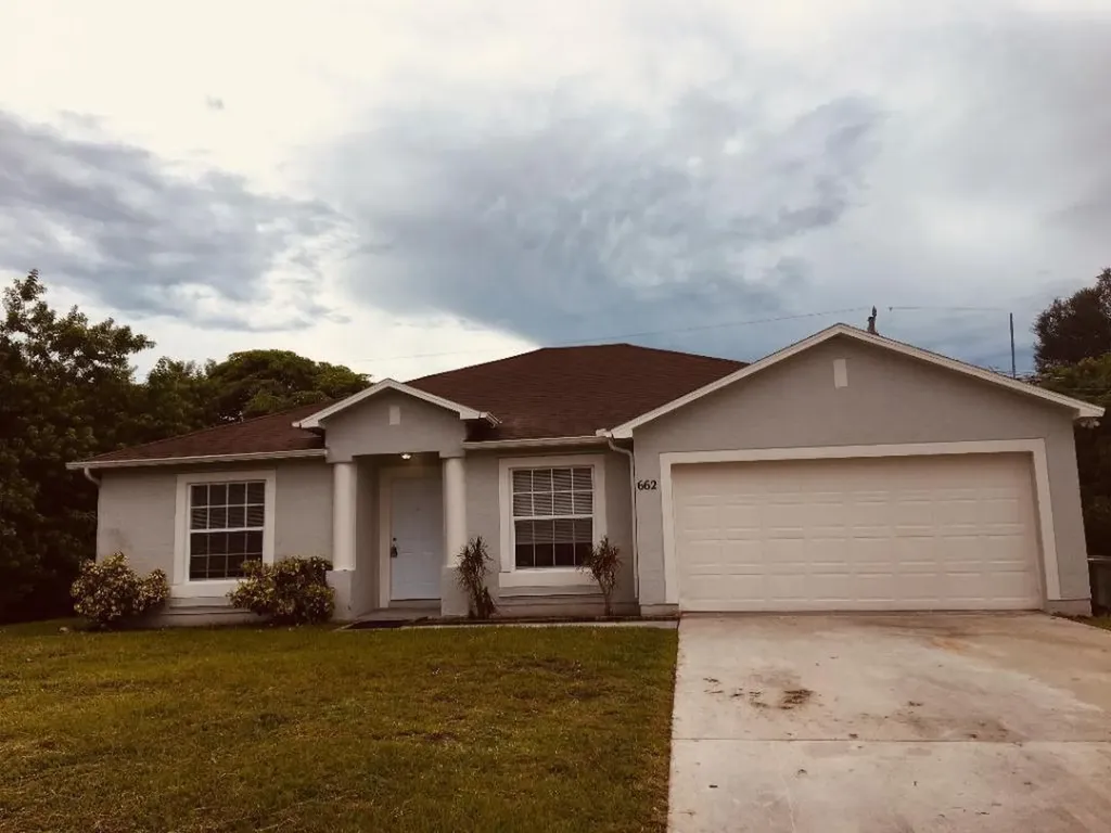 662 SW Lindsay Street Port St Lucie FL 34953