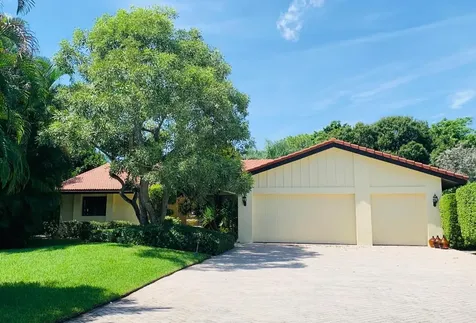 636 Lakewoode Circle E Delray Beach FL 33445