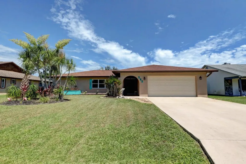 367 SE Yardley Terrace Port St Lucie FL 34983