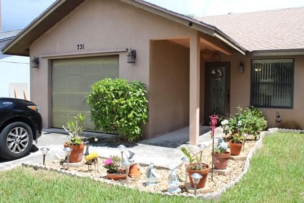 731 SW 1st Court Boynton Beach FL 33426