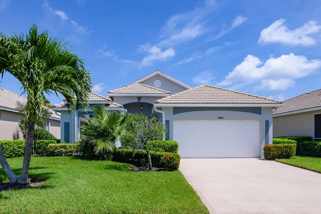 909 NW Sarria Court Port St Lucie FL 34986