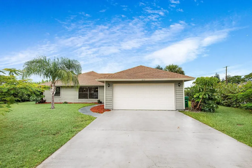 2591 SE Sapelo Avenue Port St Lucie FL 34952
