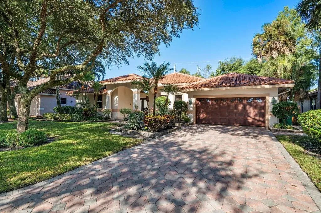 4144 NW 67th Way Coral Springs FL 33067