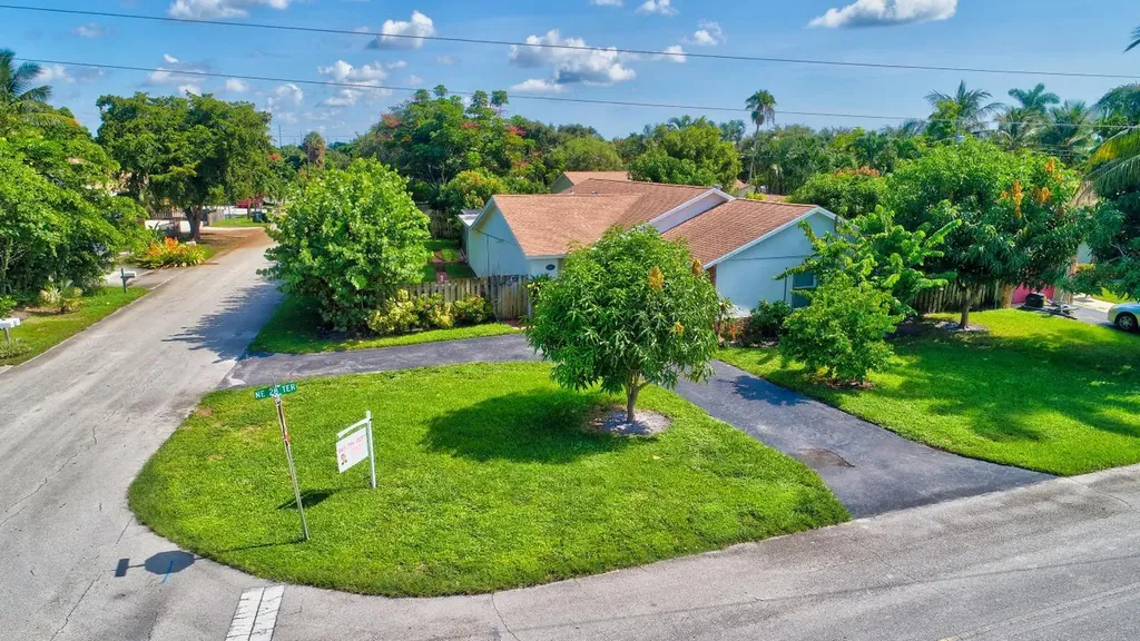 201 NE 28th Terrace Boca Raton FL 33431