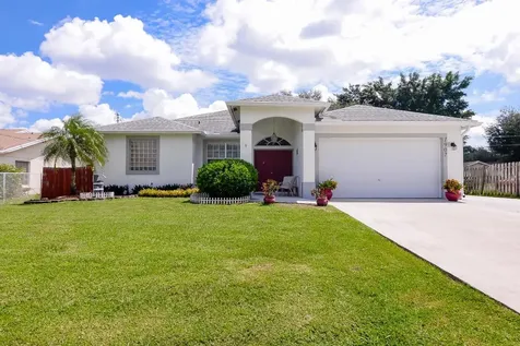 1907 SW Sunglow Street Port St Lucie FL 34953