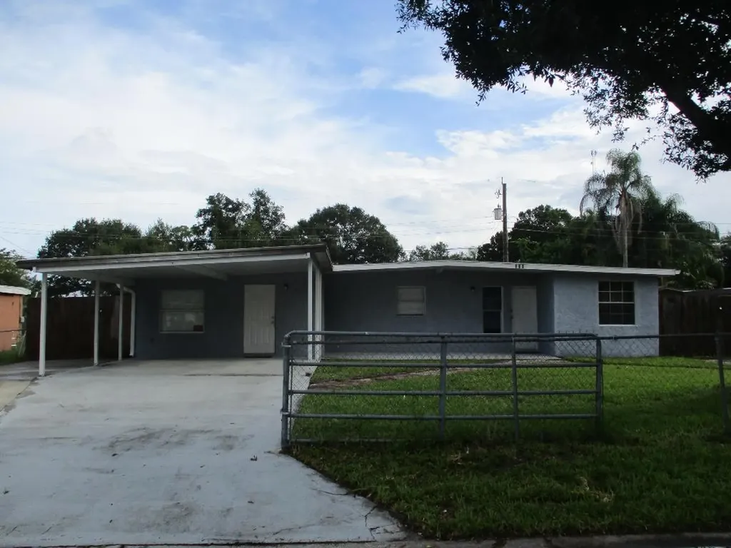356 Borraclough Street Fort Pierce FL 34982