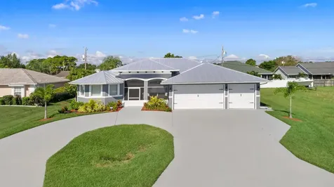 3453 SE Hart Circle Port St Lucie FL 34984