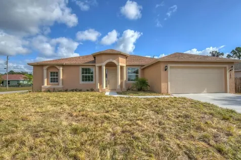 586 SW Nadell Avenue Port St Lucie FL 34953