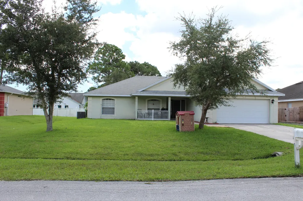 551 NW Colonial Street Port St Lucie FL 34983