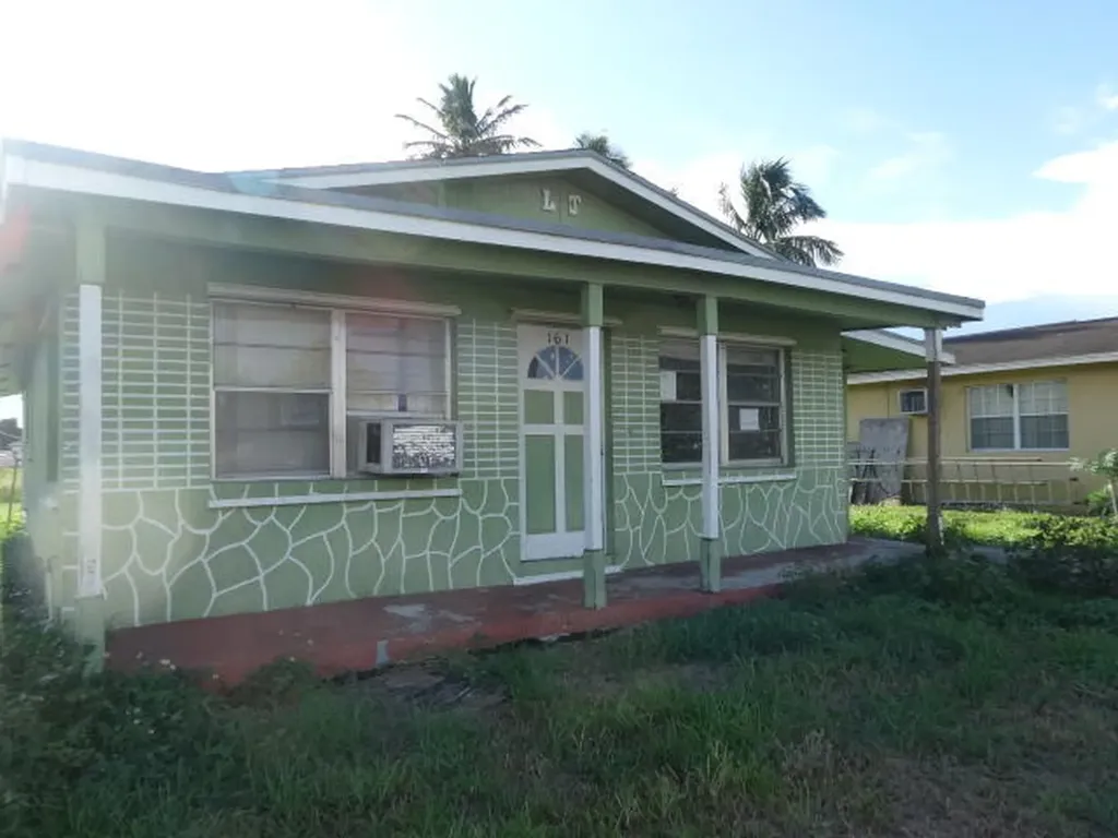 161 NW 9th Avenue South Bay FL 33493