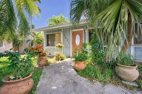 7821 SW 7th Place North Lauderdale FL 33068