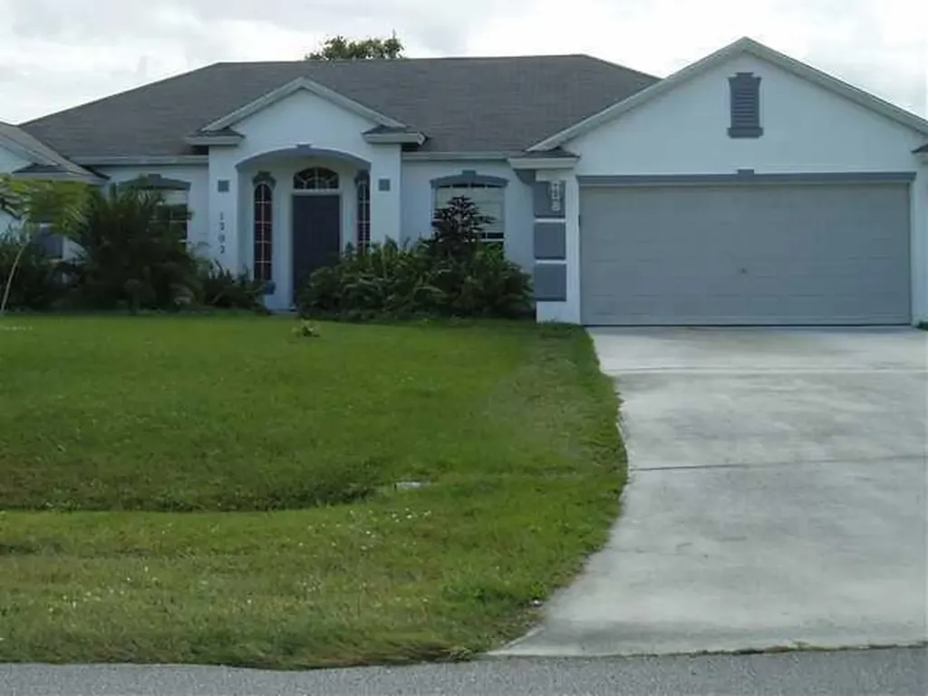 1202 SW Glastonberry Avenue Port St Lucie FL 34953