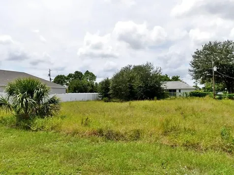668 SW Cynthia Street Port St Lucie FL 34983