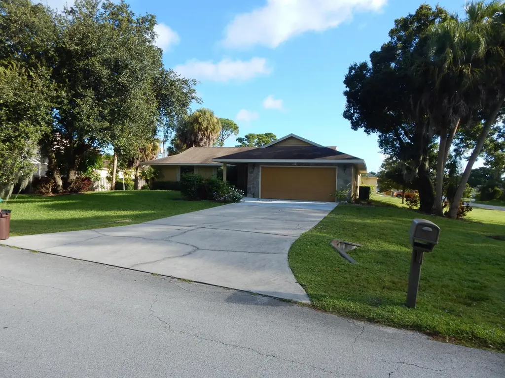 855 SW Sultan Drive Port St Lucie FL 34953