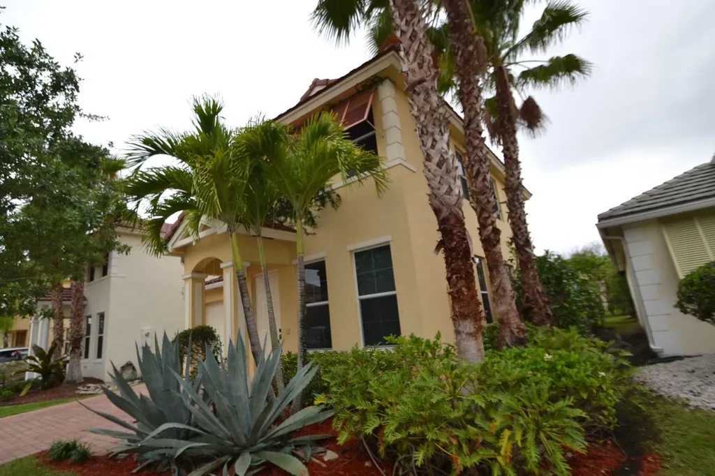 467 Belle Grove Lane Royal Palm Beach FL 33411