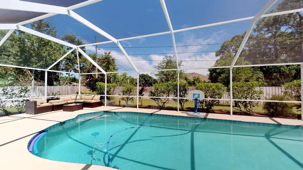 2615 SE Ruffin Terrace Port St Lucie FL 34952