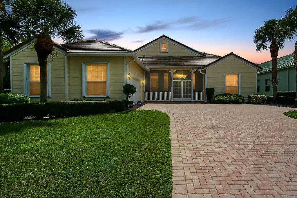 124 NW Magnolia Lakes Boulevard Port St Lucie FL 34986