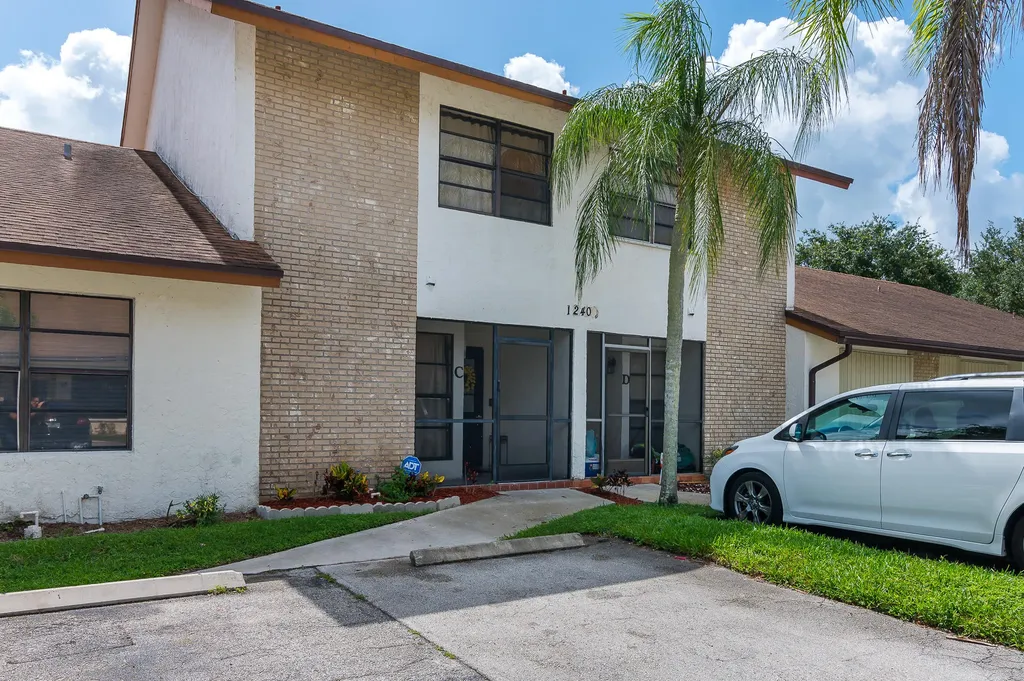 1240 Parkside Green Drive Greenacres FL 33415