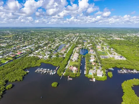 8021 SE Helen Terrace Hobe Sound FL 33455