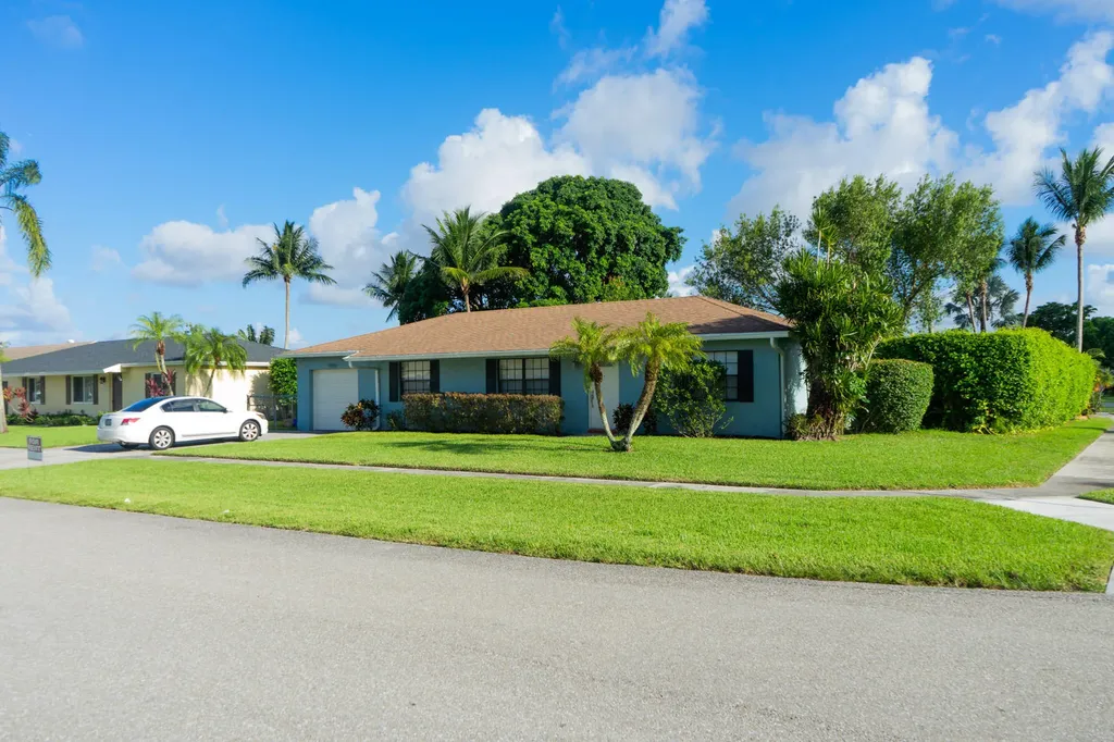 9489 Burlington Place Boca Raton FL 33434
