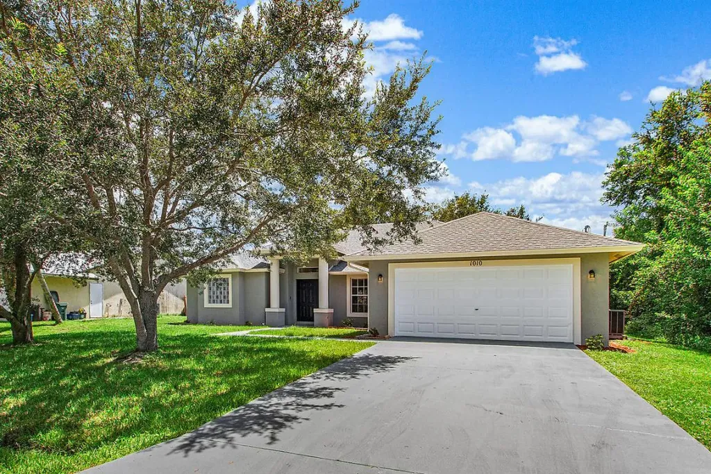 1010 SW Jennifer Terrace Port St Lucie FL 34953