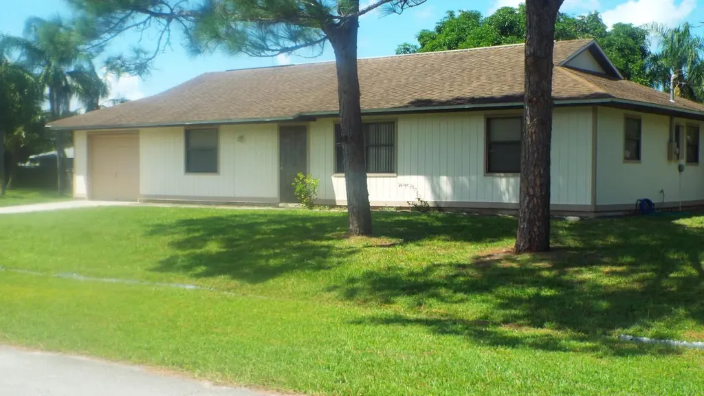 341 NW Billiar Avenue Port St Lucie FL 34983