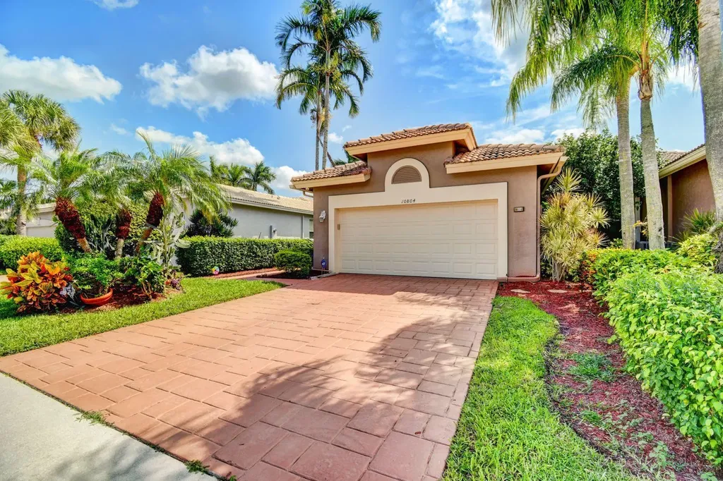 10804 Royal Caribbean Circle Boynton Beach FL 33437