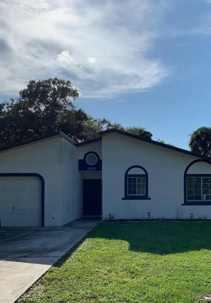 2903 Admiral Street Fort Pierce FL 34982
