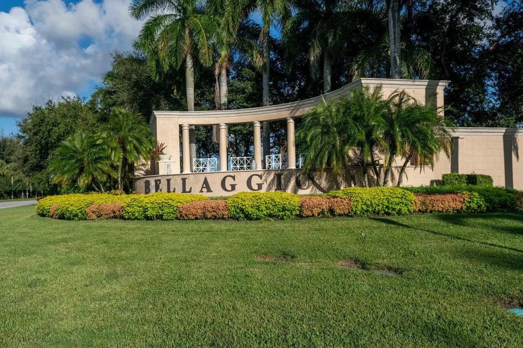 6521 Via Primo Street Lake Worth FL 33467