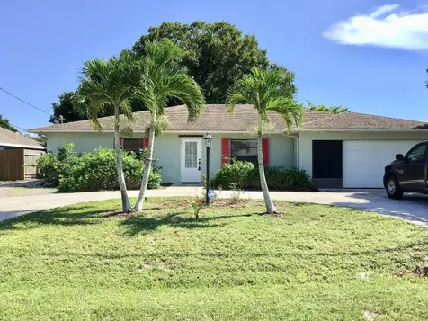 402 SE Oakridge Drive Port St Lucie FL 34984