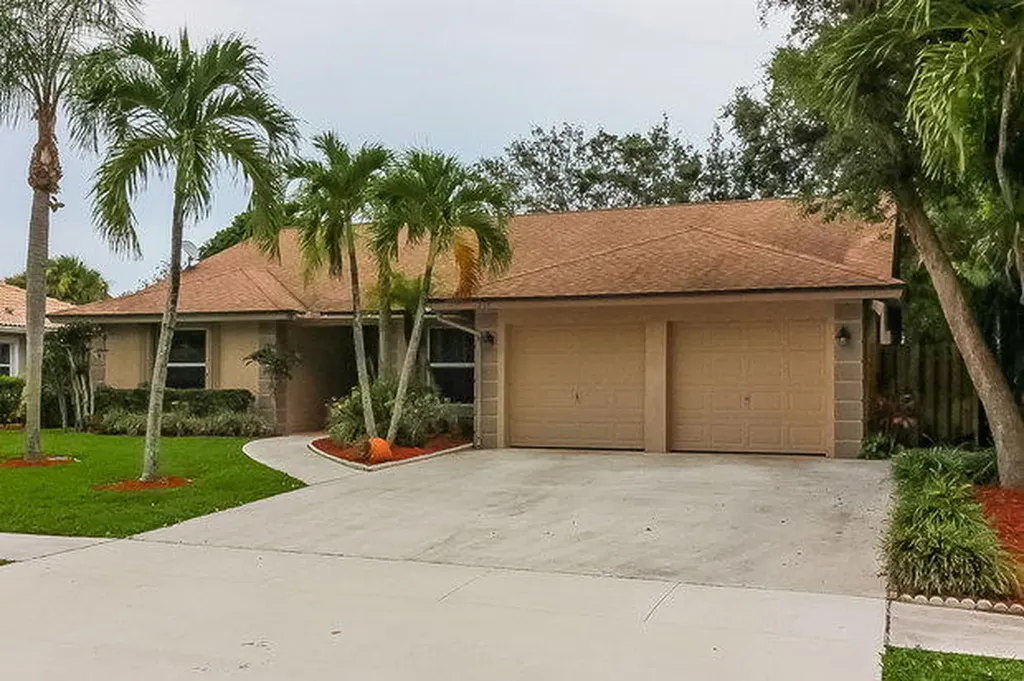 1296 Rowayton Circle Wellington FL 33414