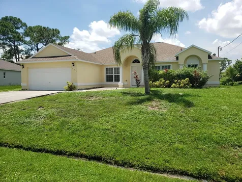1872 SW Beeker Street Port St Lucie FL 34953